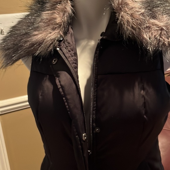 Down zip down and snap front vest - Picture 4 of 6